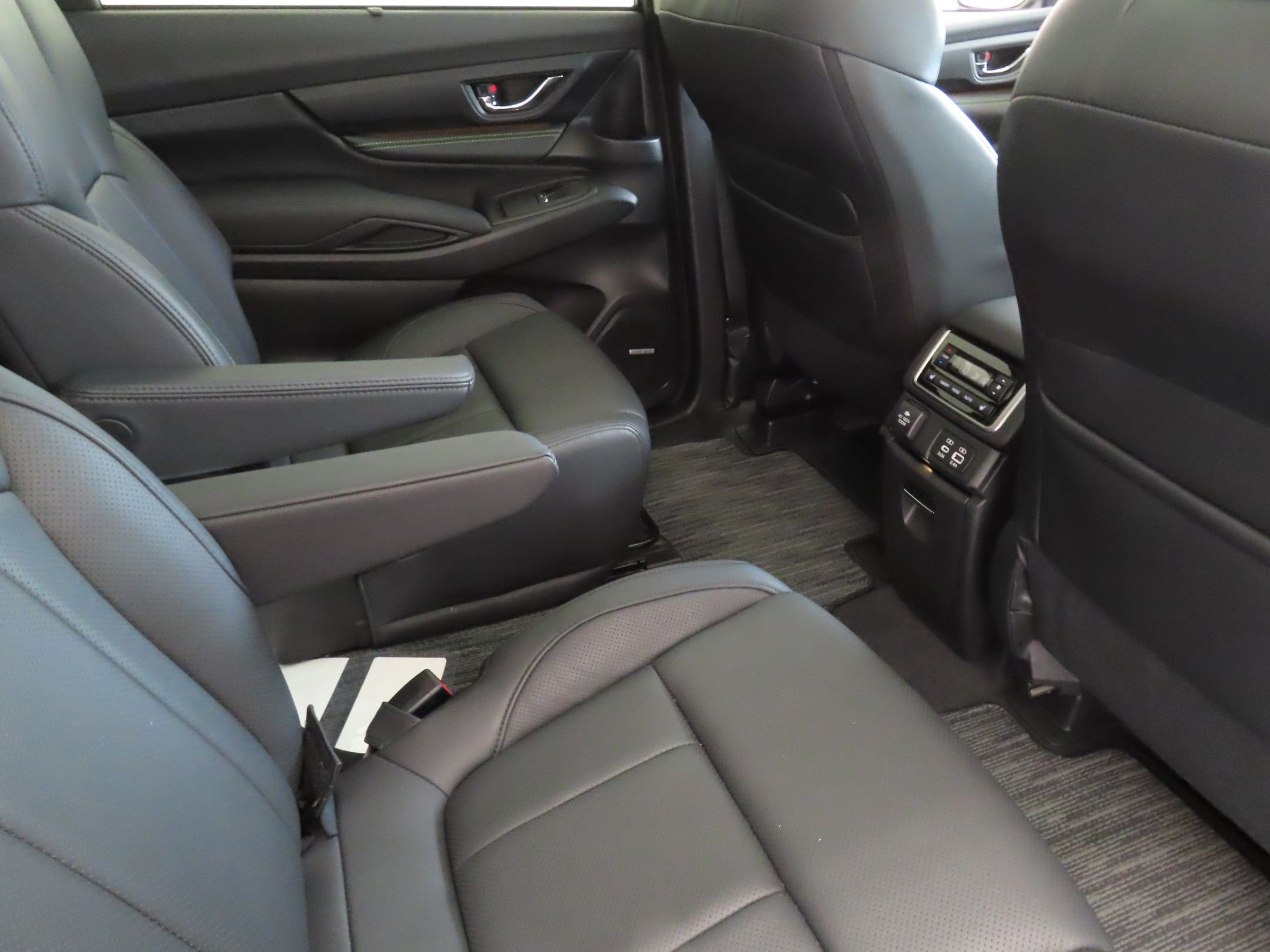 Used 2025 White Subaru Onyx Edition Touring image 26