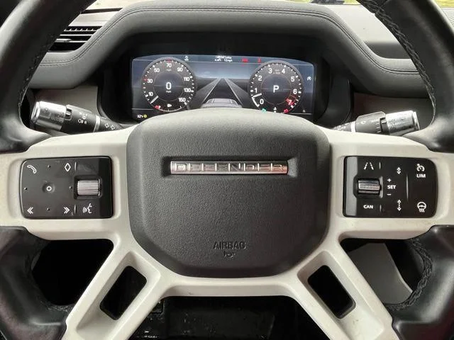 Used 2022 Gray Land Rover X-Dynamic SE image 46