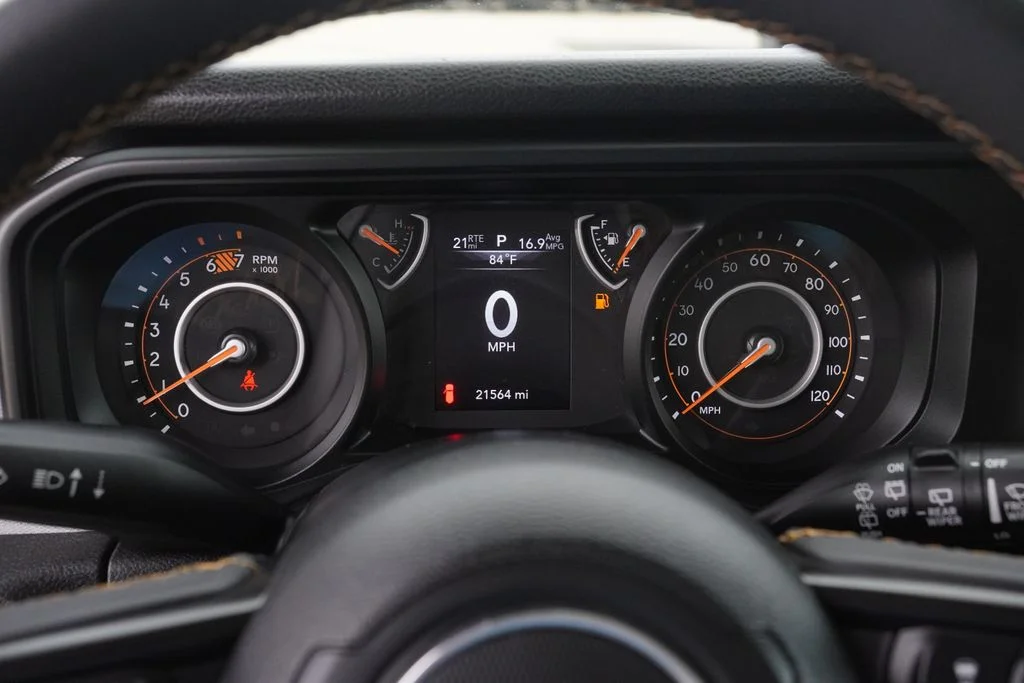 Used 2025 White Jeep Sport S image 16