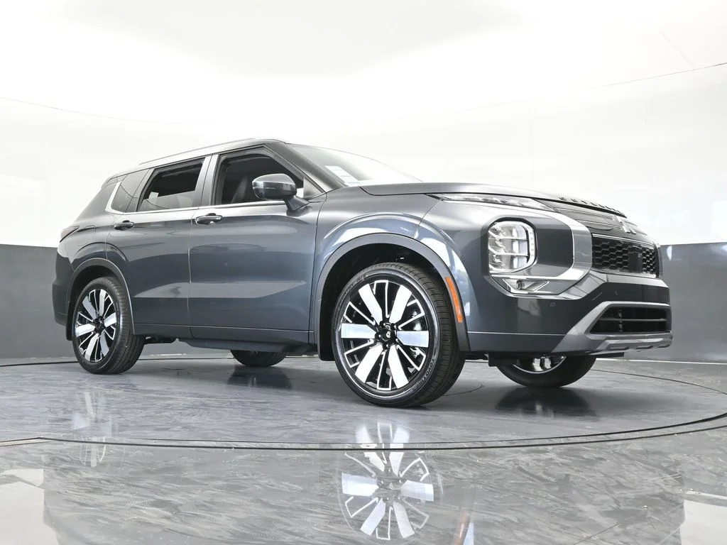 New 2026 Gray Mitsubishi SEL image 73