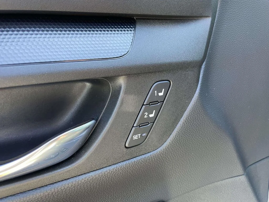 2025 Honda CR-V Sport-L - Photo 8