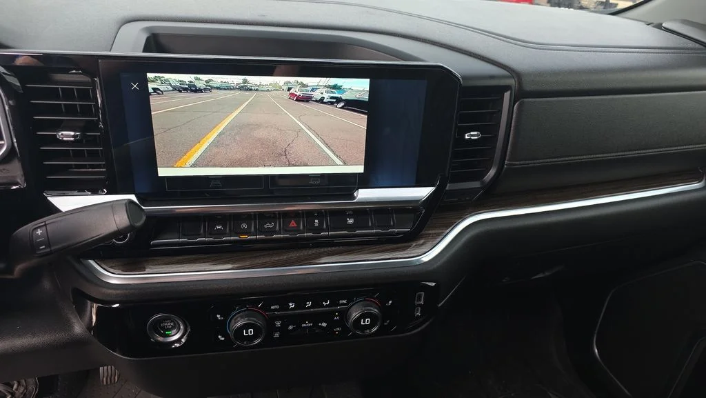 Used 2022 White Chevrolet LT image 24