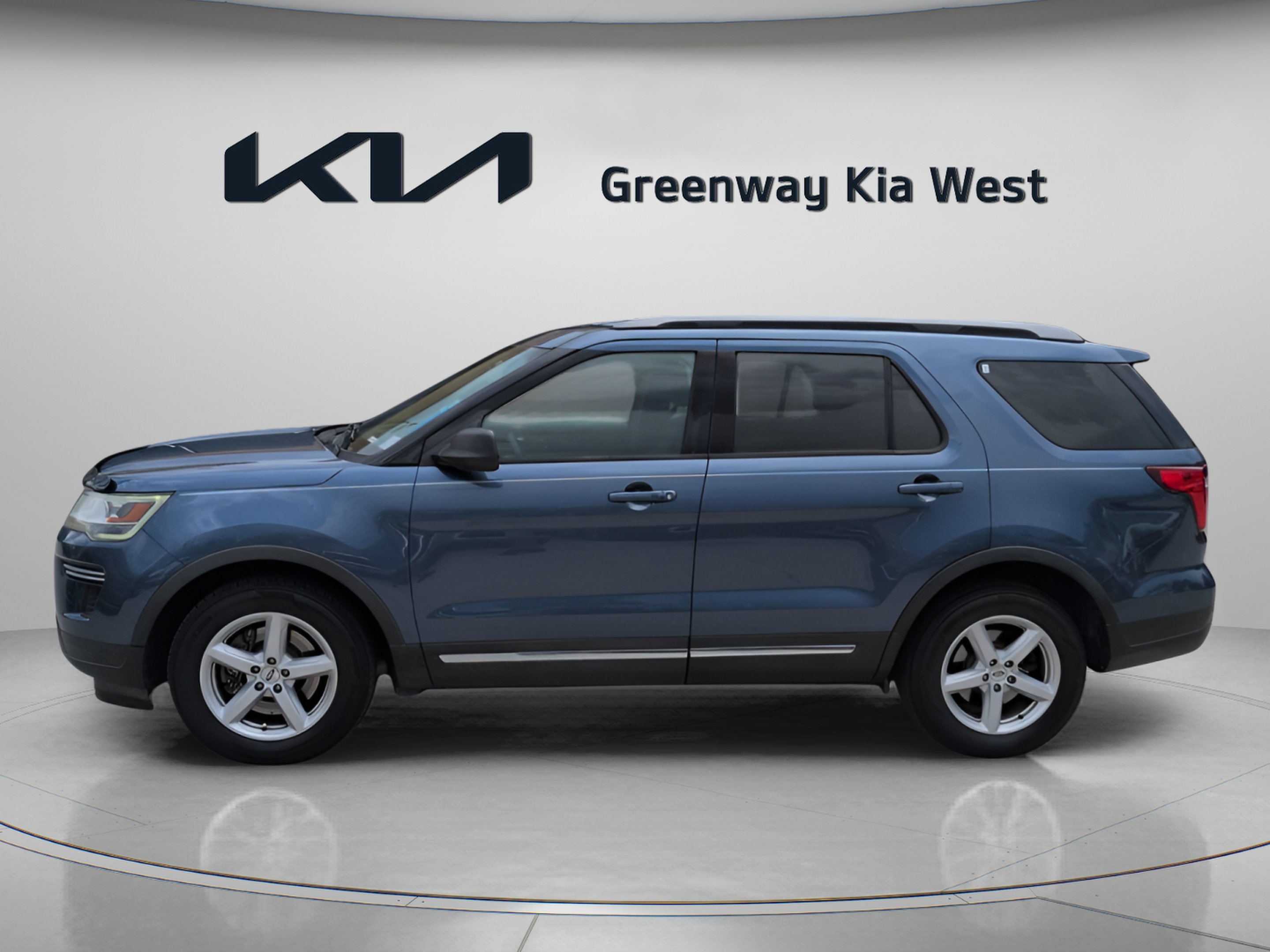Used 2018 Blue Metallic Ford XLT image 4