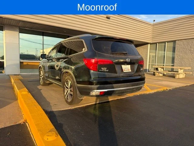 Used 2018 Green Honda Touring image 7