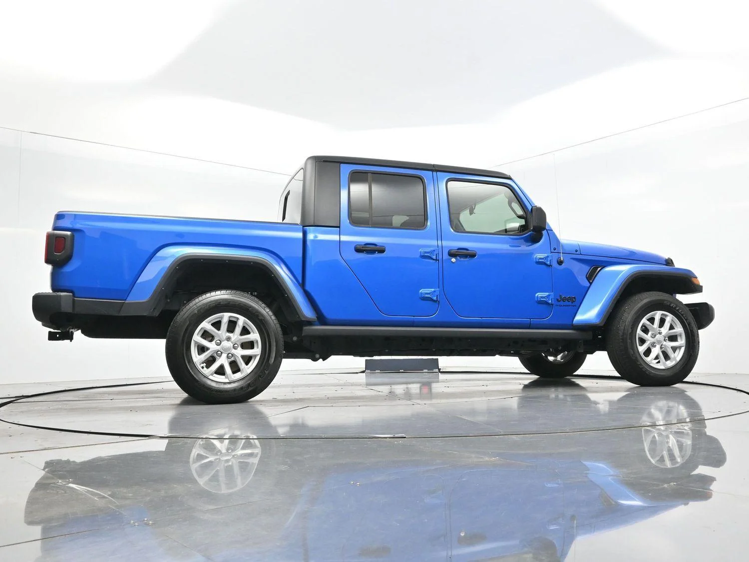 Used 2023 Hydro Blue Pearlcoat Jeep Sport S image 47