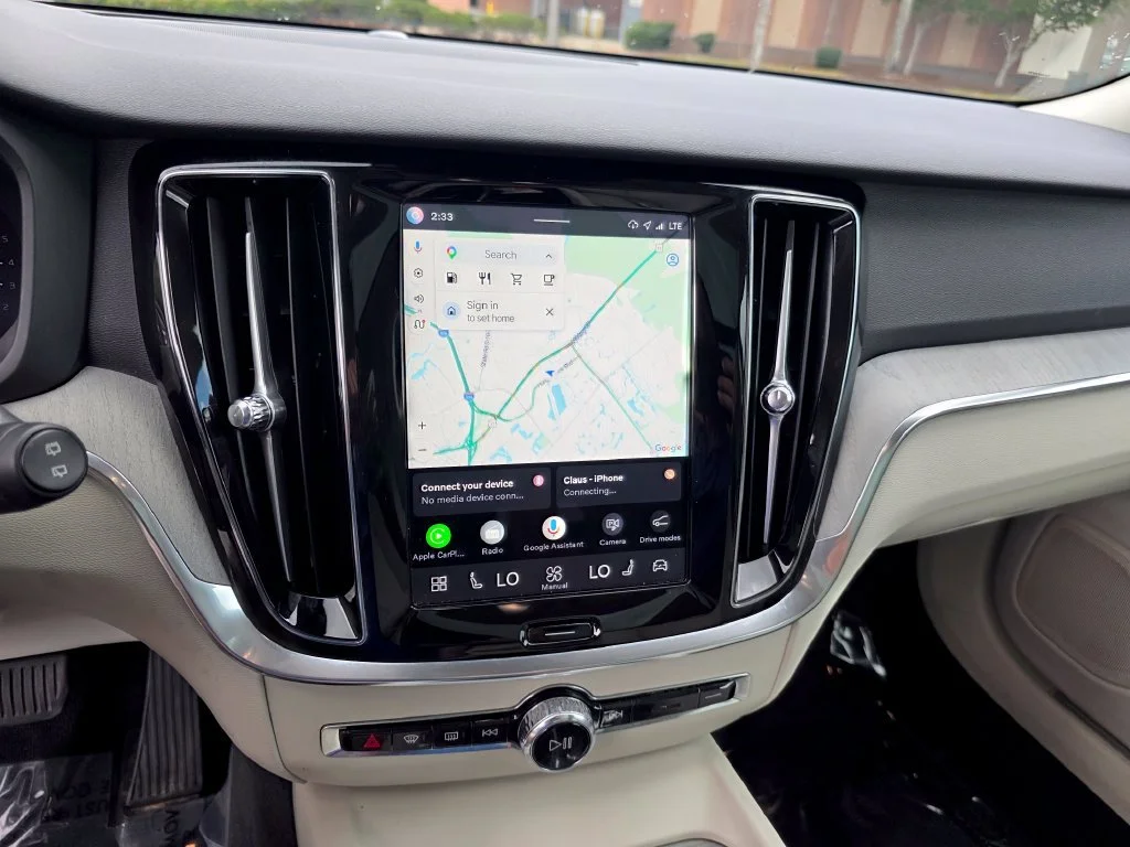 Used 2025  Volvo Plus image 16