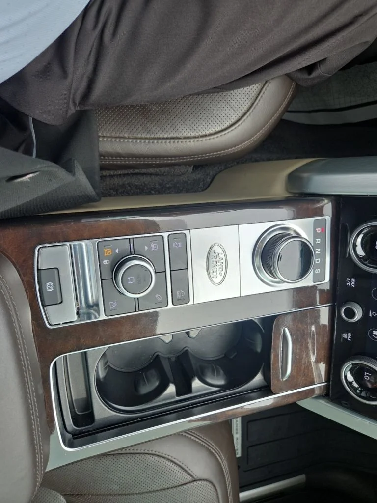 Used 2019 White Land Rover 3.0L V6 Supercharged HSE image 21