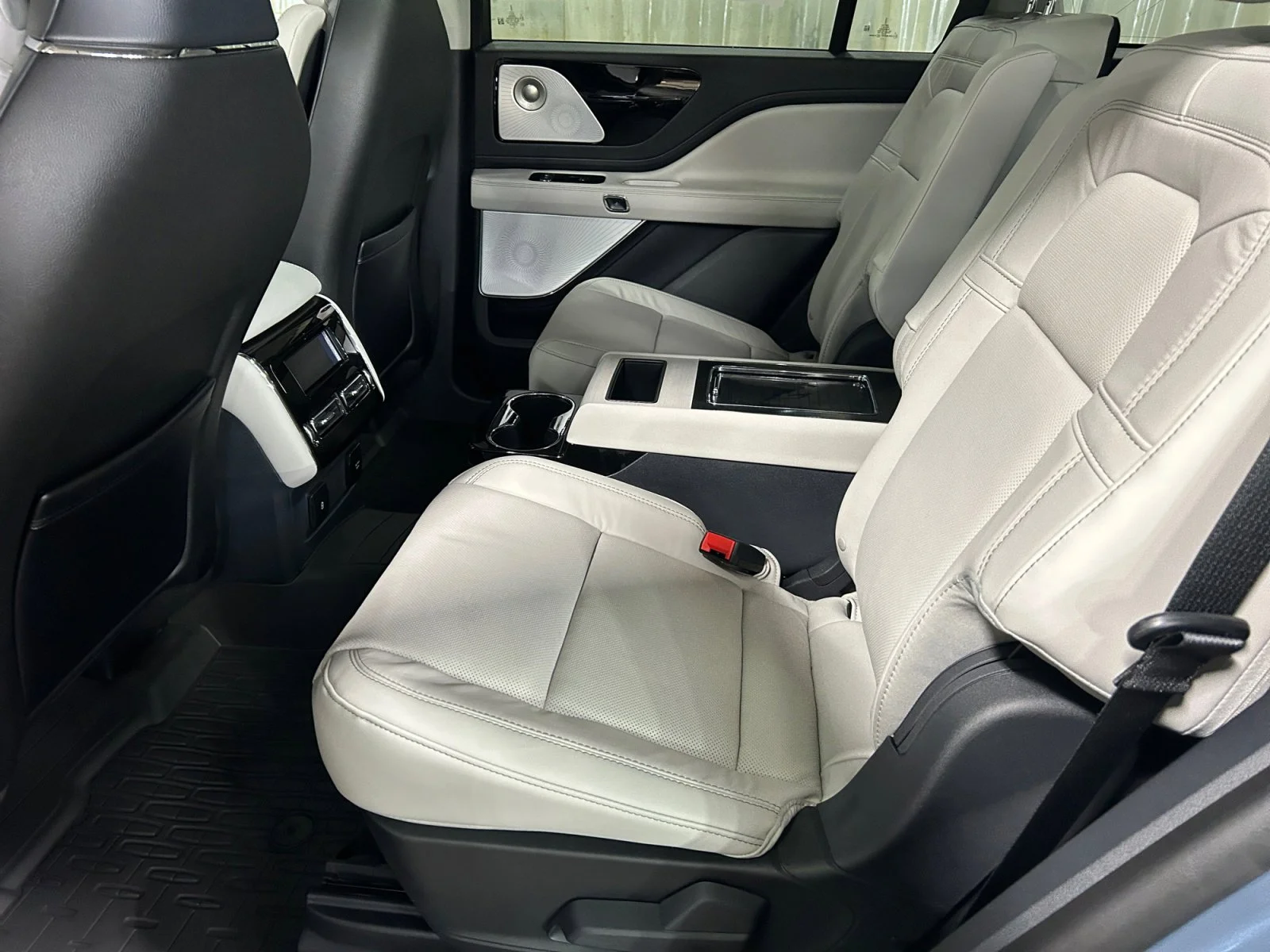 New 2026 Whisper Blue Metallic Clearcoat Lincoln Reserve image 18