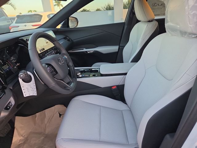 New 2026 Eminent White Pearl Lexus PREMIUM image 11