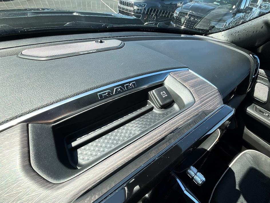 New 2026 Serrano-Green Metallic Exterior Paint RAM Laramie image 20