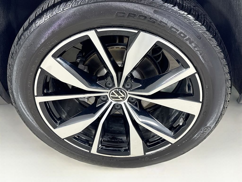 Used 2025 White Volkswagen 2.0T SEL Premium R-Line image 43
