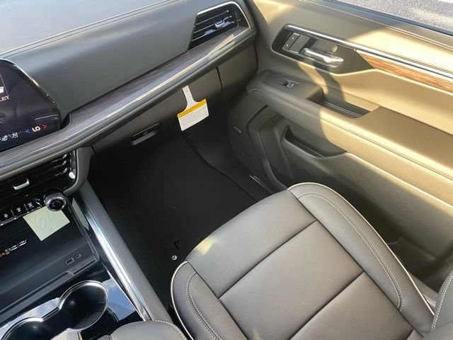 2026 Chevrolet Suburban Premier - Photo 16