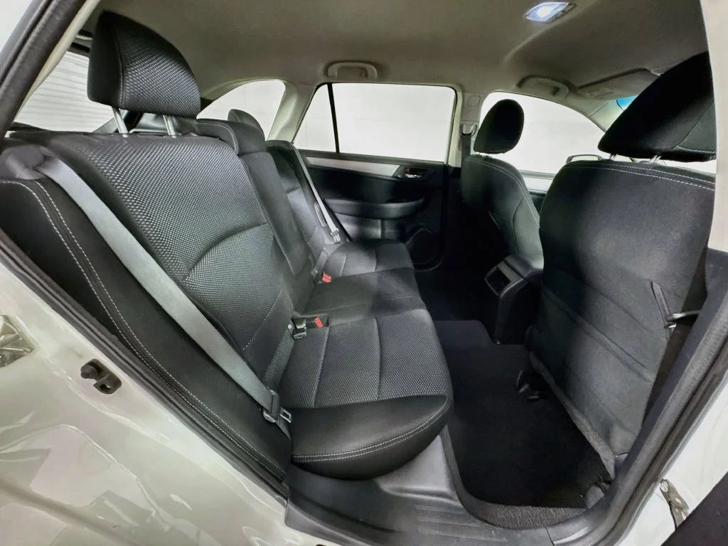 Used 2016 White Subaru 2.5i Premium image 32