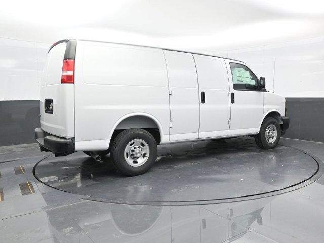 2025 Chevrolet Express Cargo Work Van - Photo 7