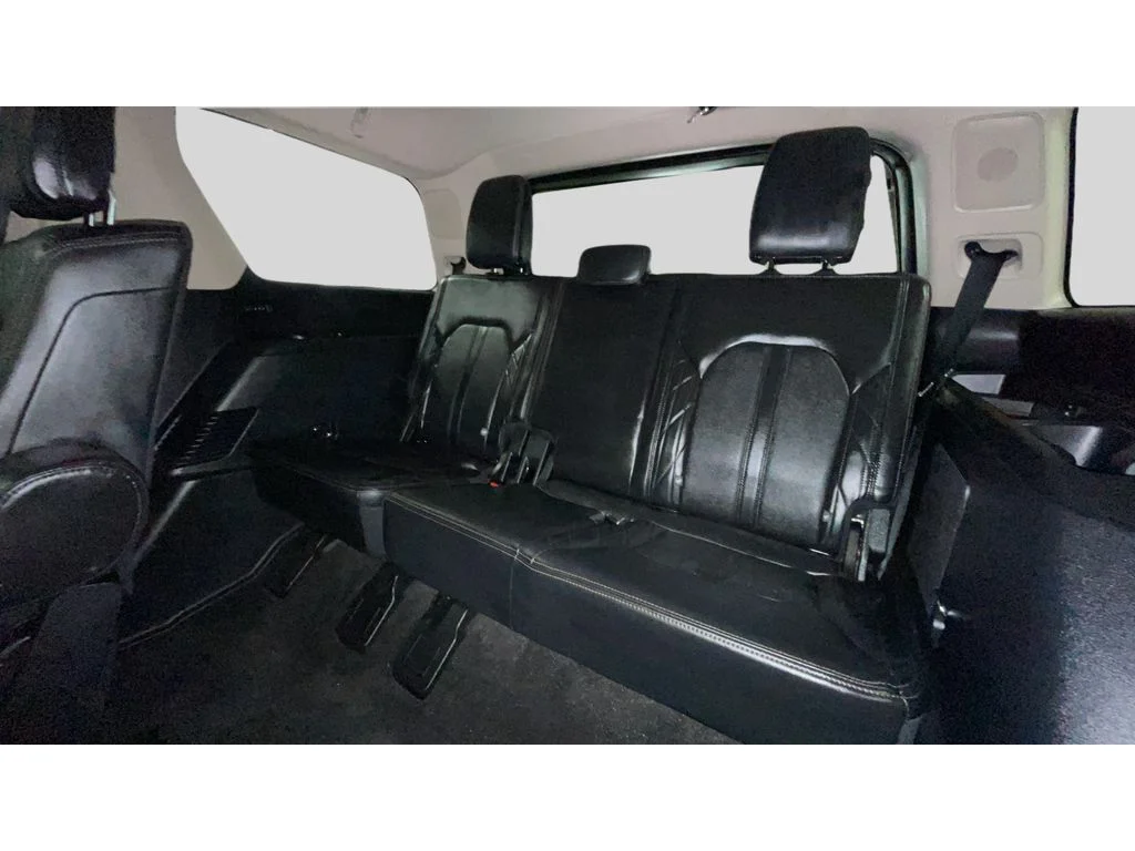 Used 2020 Blue Metallic Ford Platinum image 17