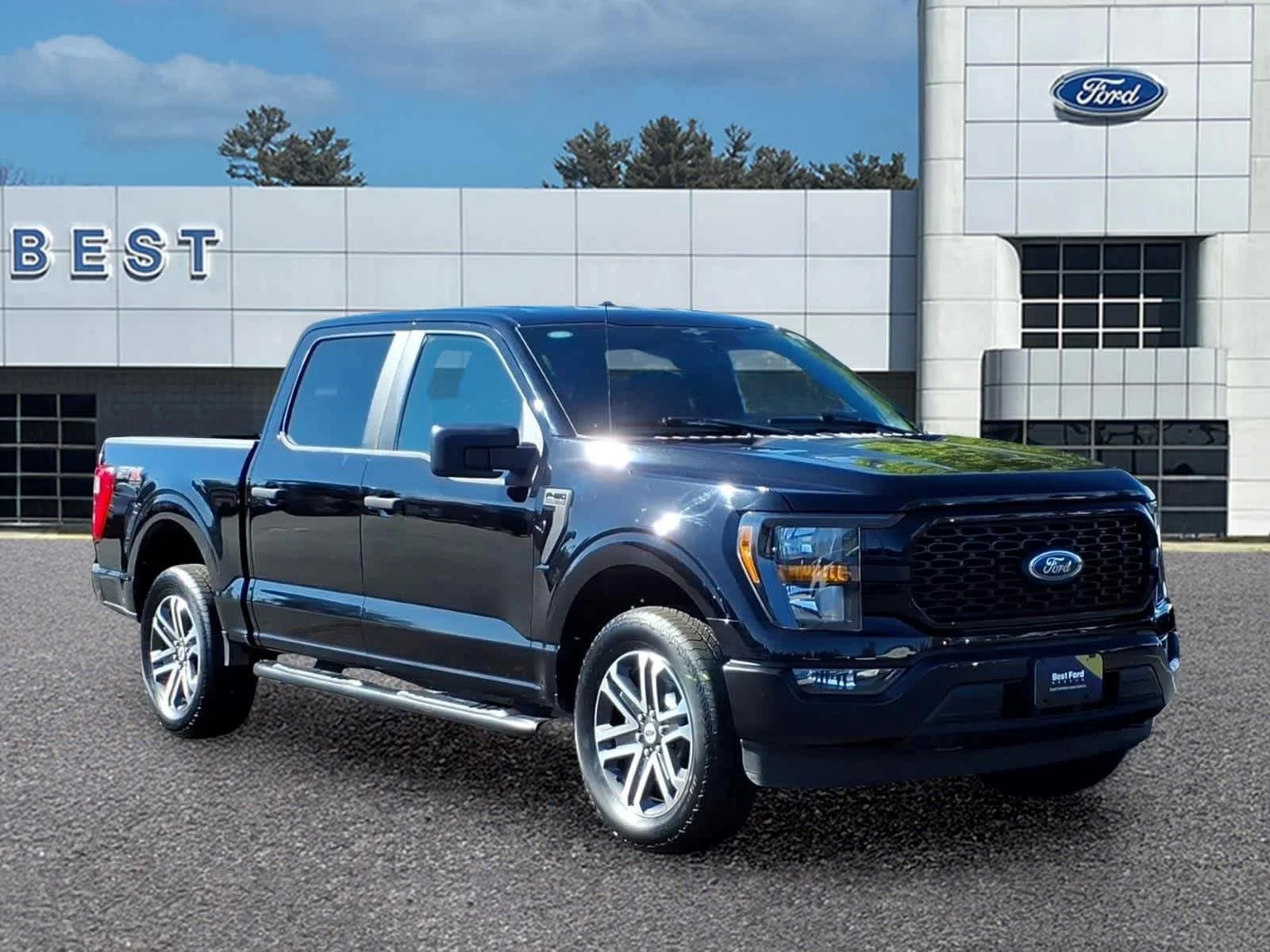 Used 2023 Agate Black Metallic Ford XL image 9