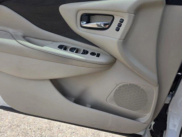 Used 2019 Pearl White Tricoat Nissan Platinum image 20