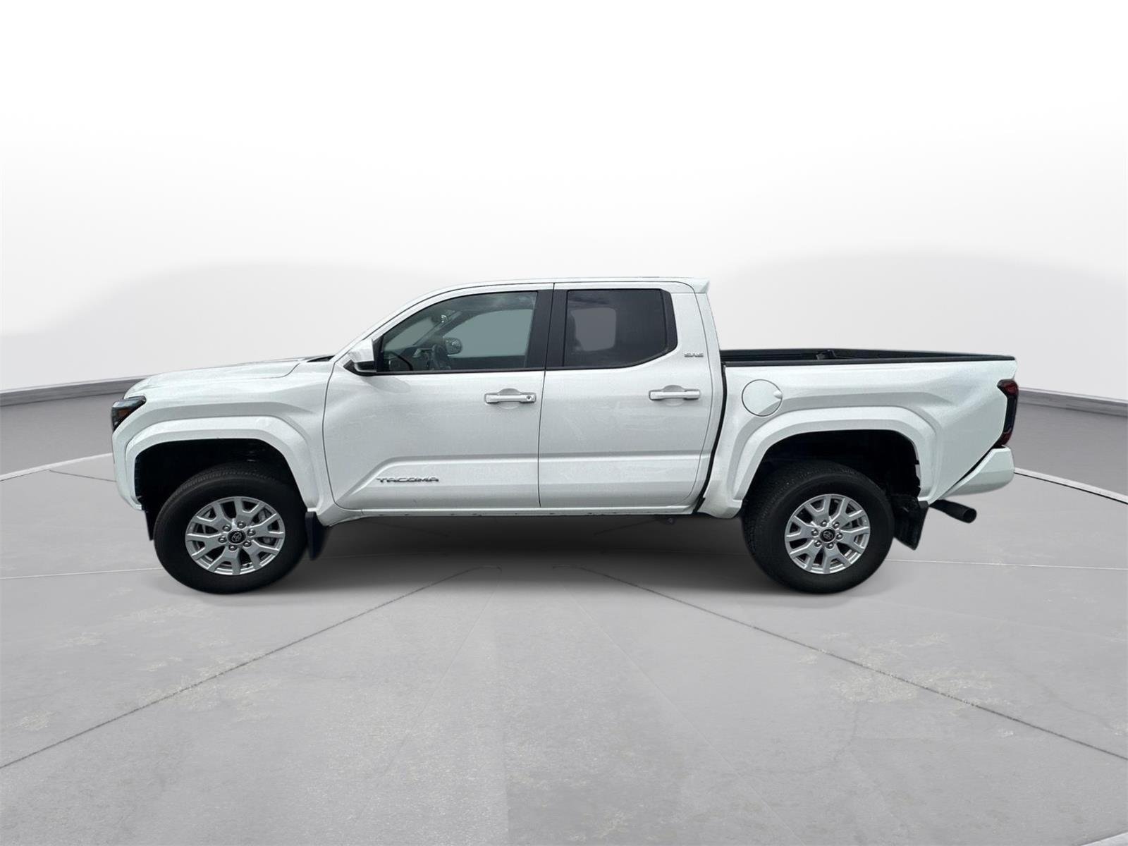Used 2026 Ice Cap Toyota SR5 image 9