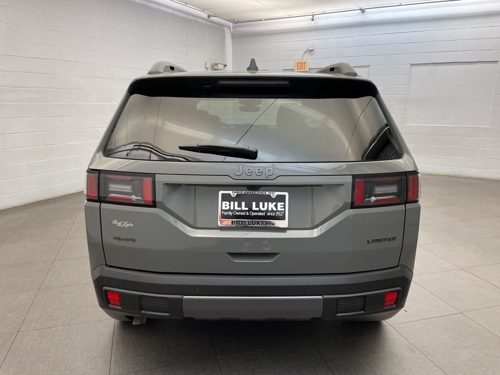 New 2026 Sting-Gray Clear-Coat Exterior Paint Jeep Limited image 4