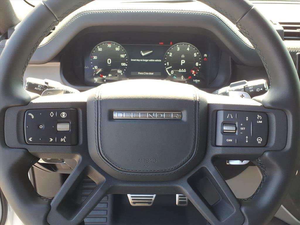 2026 Land Rover Defender V8 - Photo 12