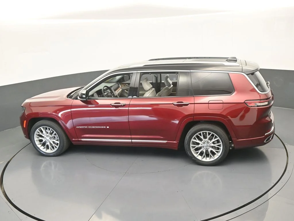 Used 2023 Velvet Red Pearlcoat Jeep Summit image 57