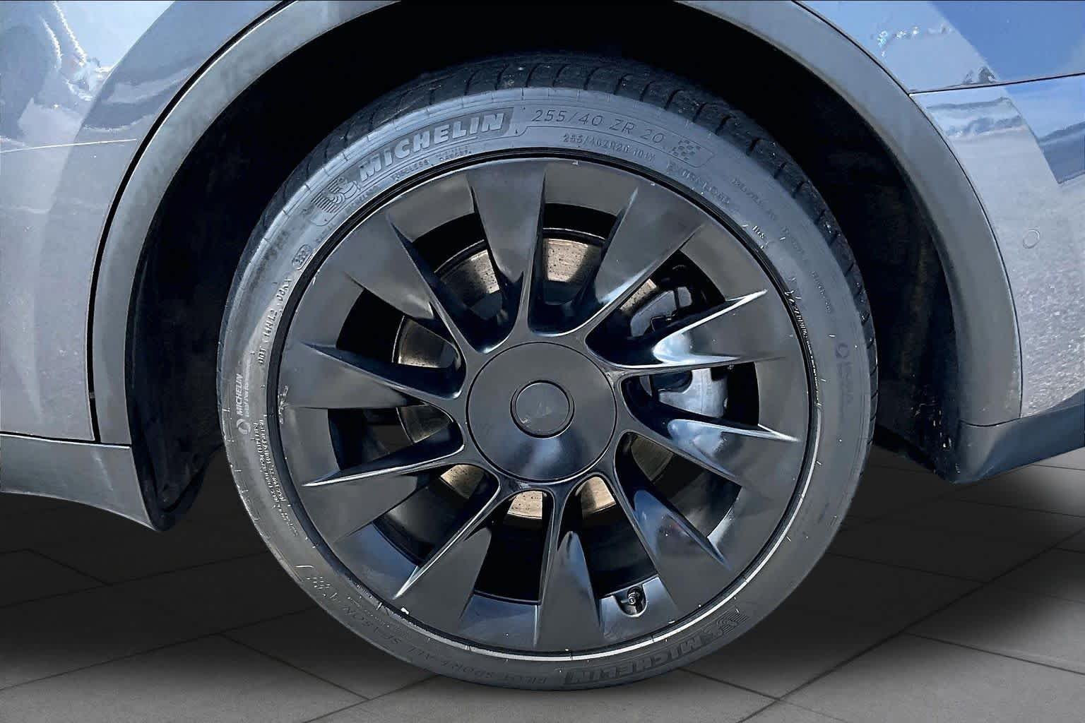 Used 2021 Midnight Silver Metallic Tesla Long Range image 9