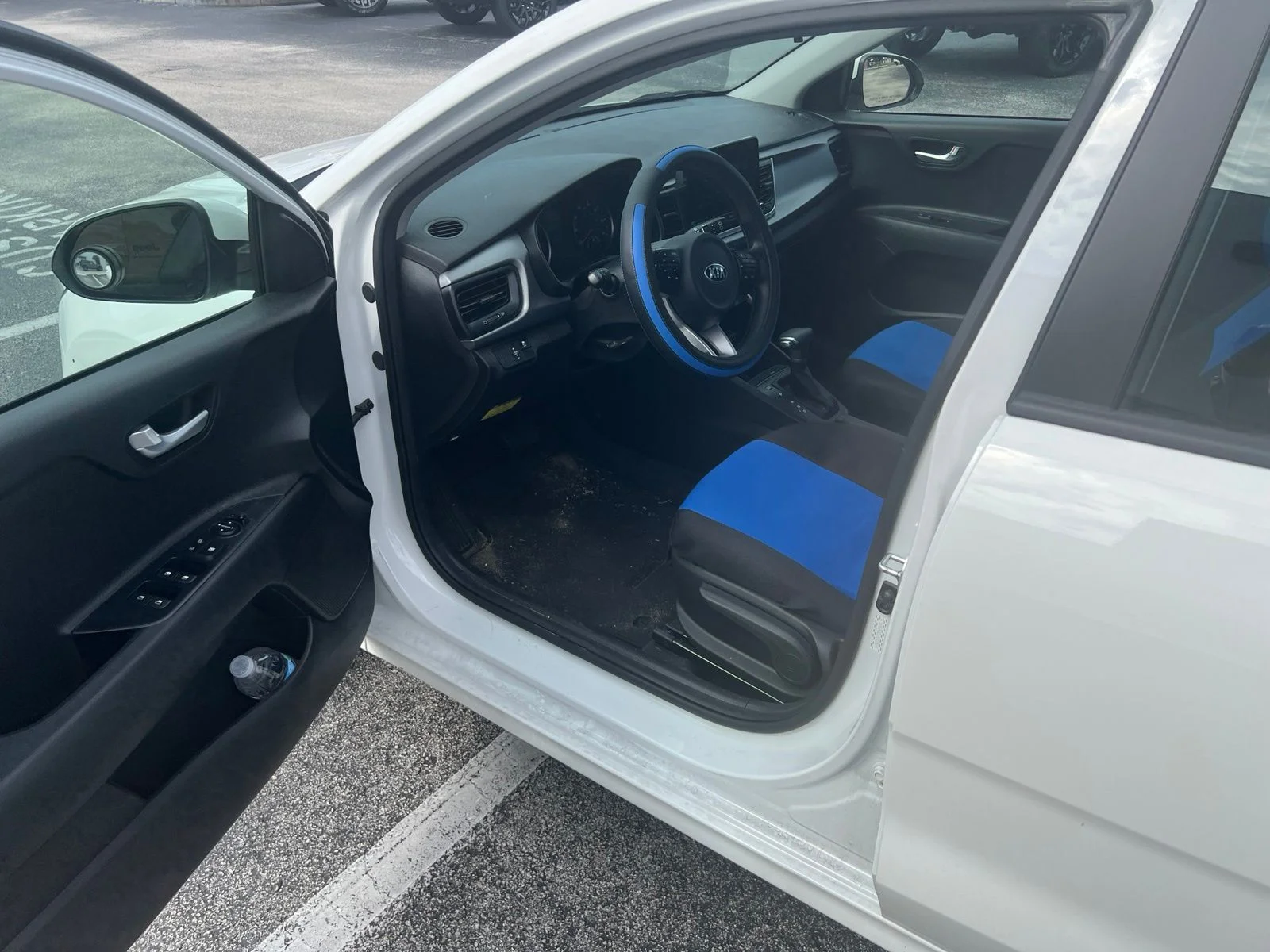 Used 2021 White Kia S image 8