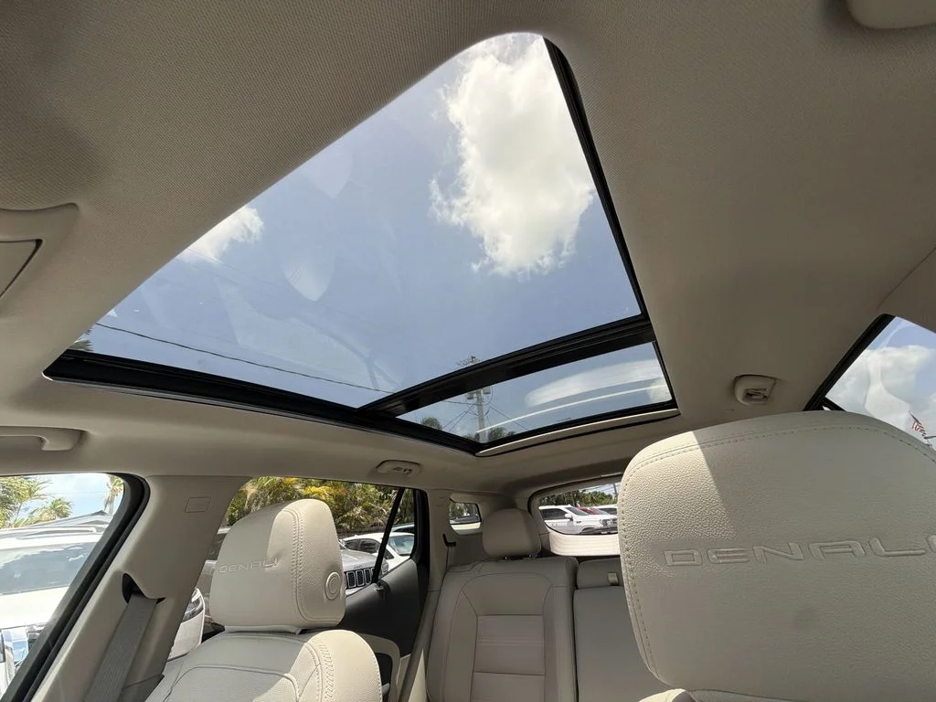 Used 2023 Silver GMC Denali image 25