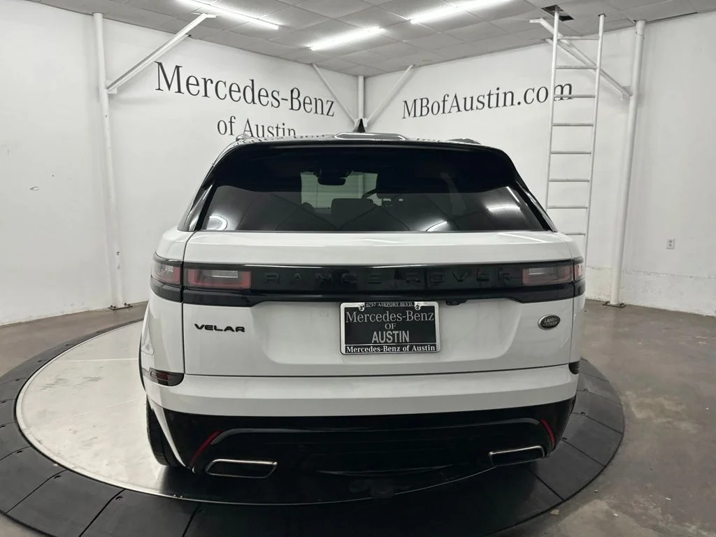 Used 2023 White Land Rover R-Dynamic S MHEV image 6