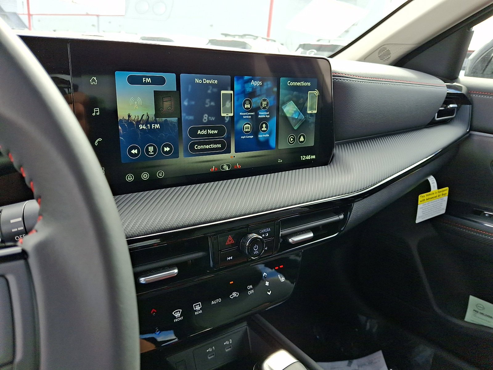 2026 Nissan Kicks SR photo 4