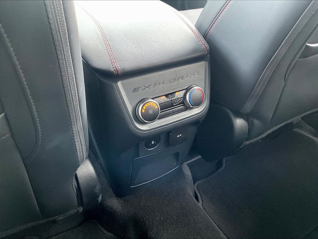 Used 2025 Gray Ford ST-Line image 12