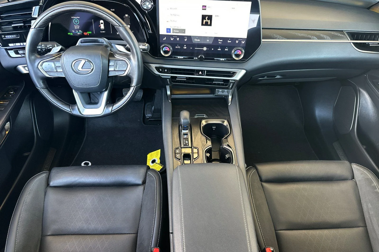 2025 Lexus RX PHEV 450h+ - Photo 10