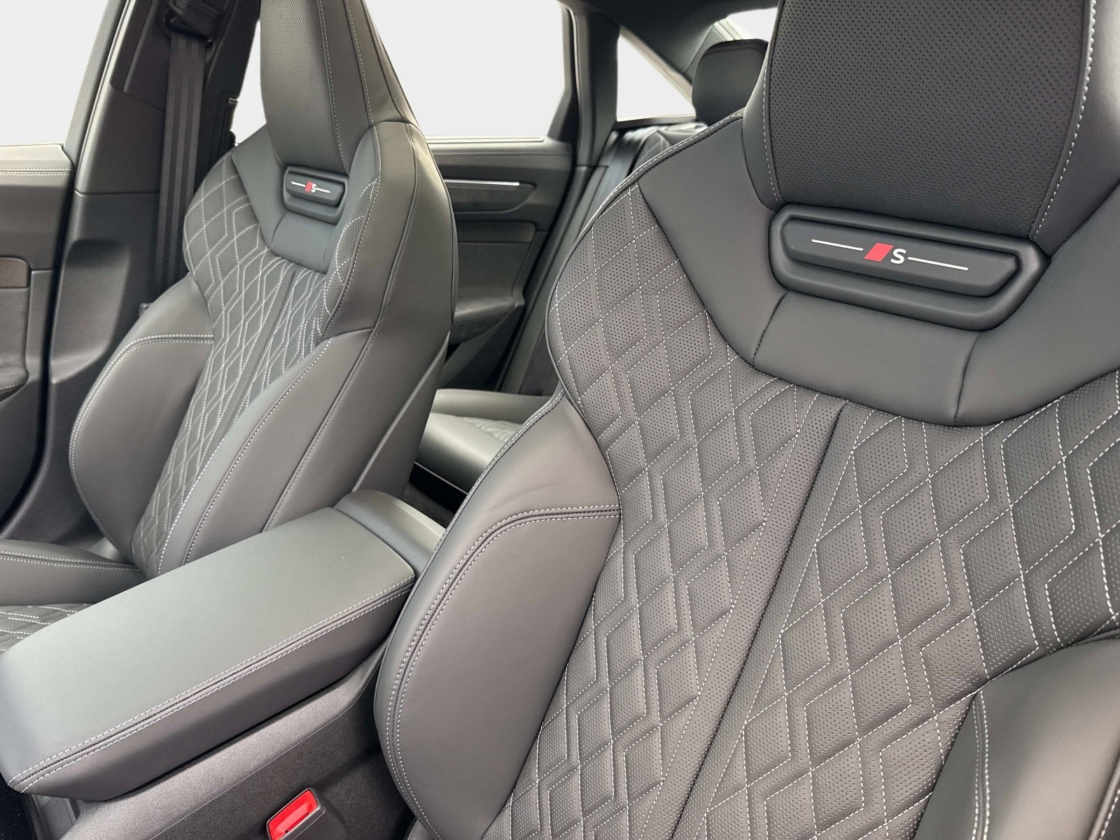 New 2026 Daytona Gray Pearl Effect Audi Prestige image 20