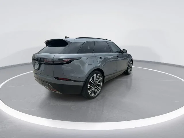 Used 2024 Gray Land Rover Dynamic SE image 7