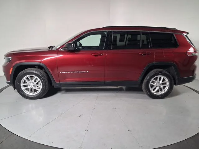 Used 2024 Red Jeep Laredo image 7