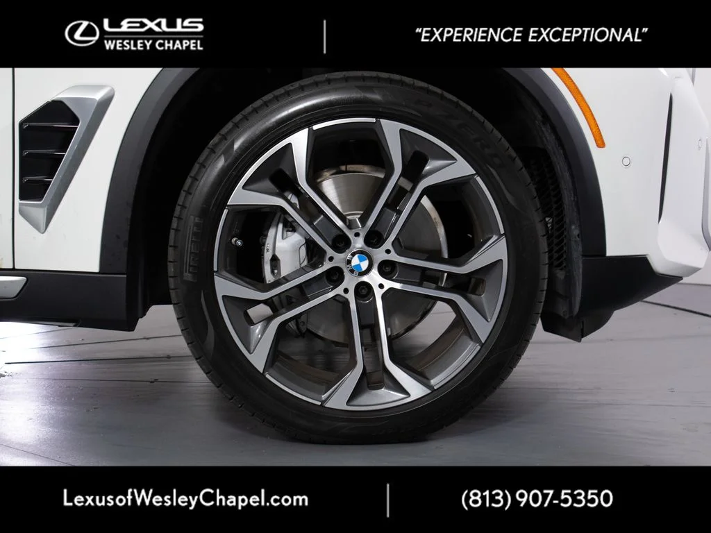 Used 2026 White BMW xDrive40i image 5