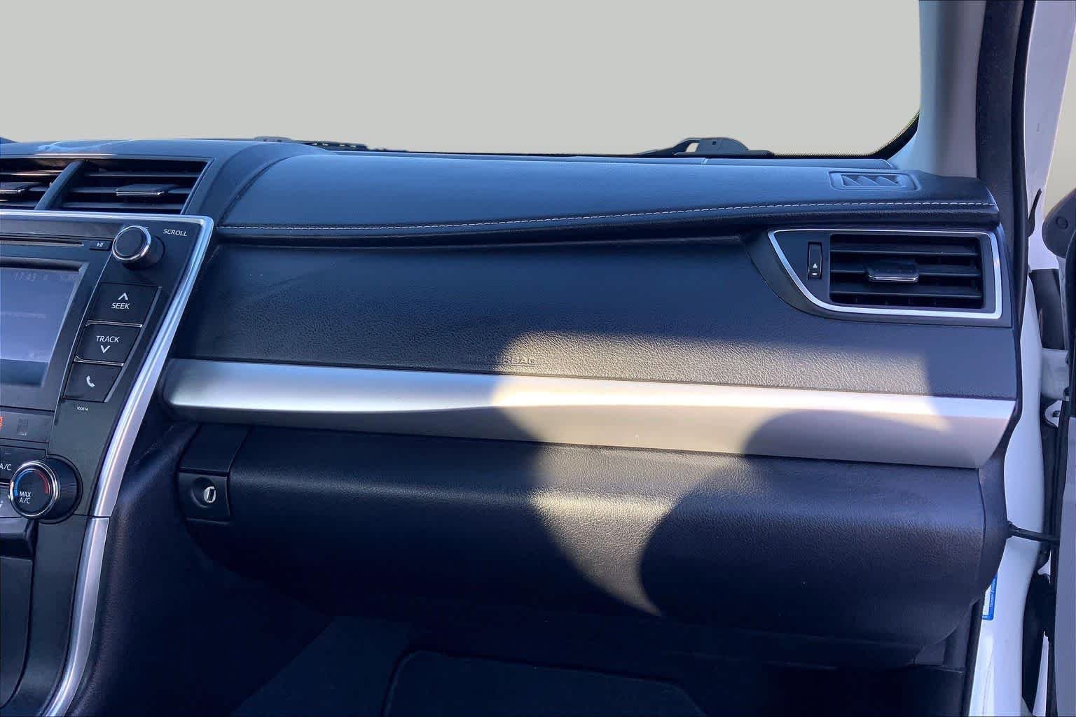 Used 2016 Super White Toyota SE image 18