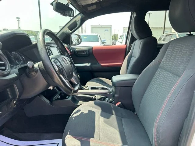 Used 2017 White Toyota SR5 image 15