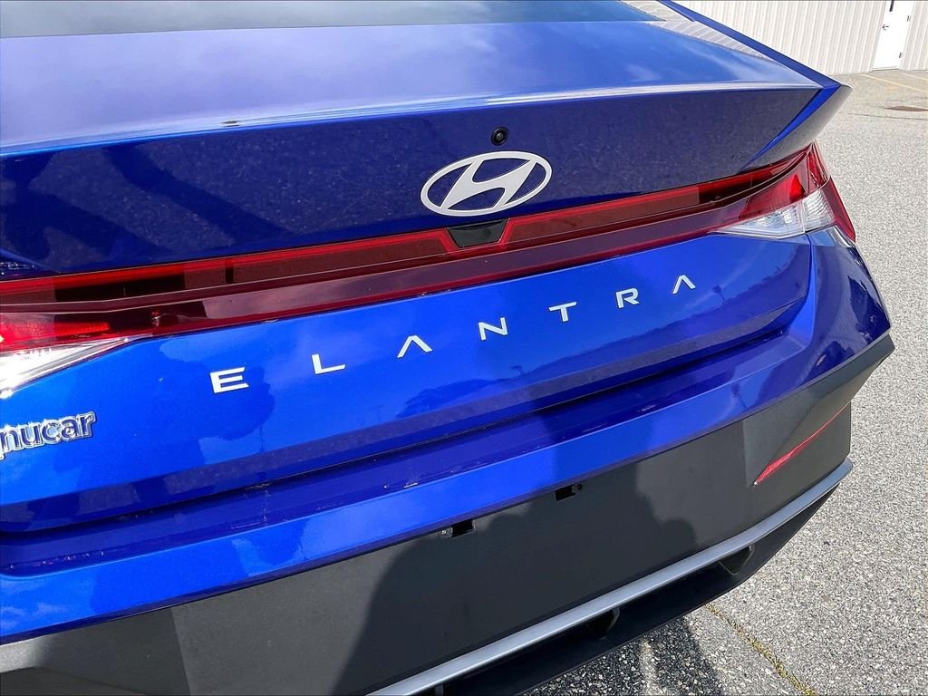 Used 2025 Blue Hyundai SE image 27