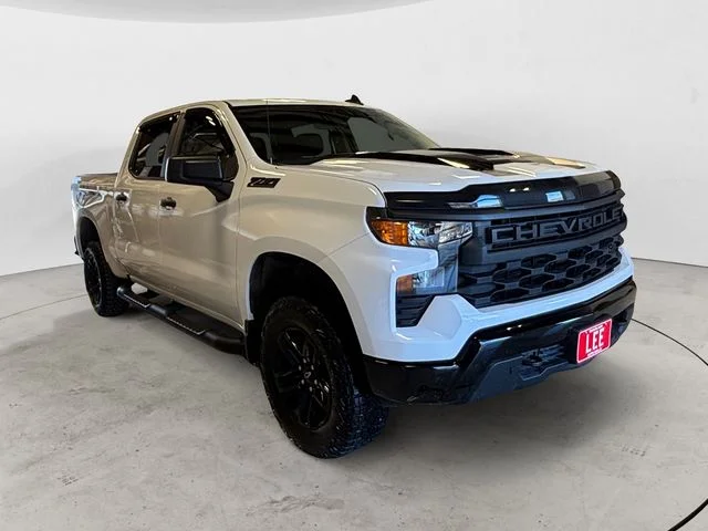 Used 2025 Summit White Chevrolet Custom Trail Boss image 8