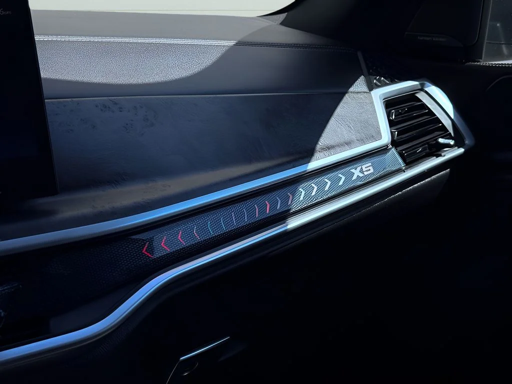Used 2025 Gray BMW xDrive40i image 26