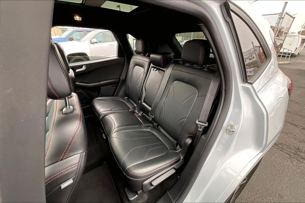 2025 Ford Escape Hybrid ST-Line Elite - Photo 12