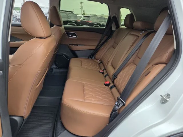 New 2026 Everest White Pearl TriCoat Nissan Platinum image 10
