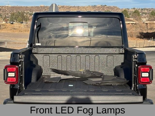 New 2025 Black Clearcoat Jeep High Tide image 22