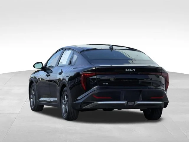Used 2025 Aurora Black Kia LXS image 5