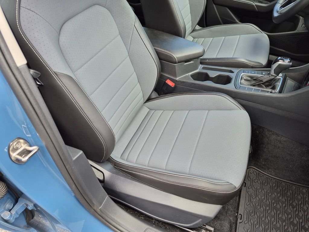 Used 2025  Volkswagen 1.5T SE image 28