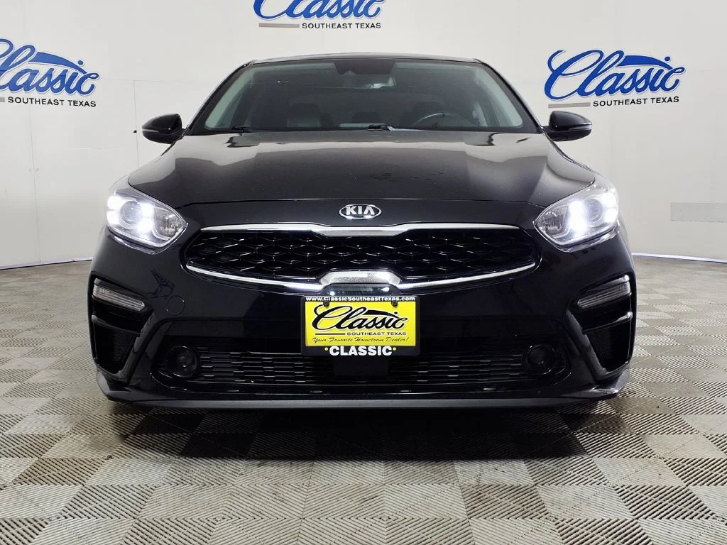 Used 2021 Black Kia EX image 3