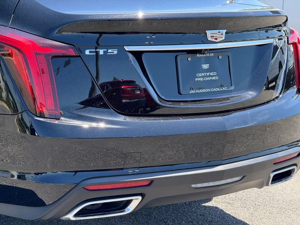 Used 2025  Cadillac Premium Luxury image 8