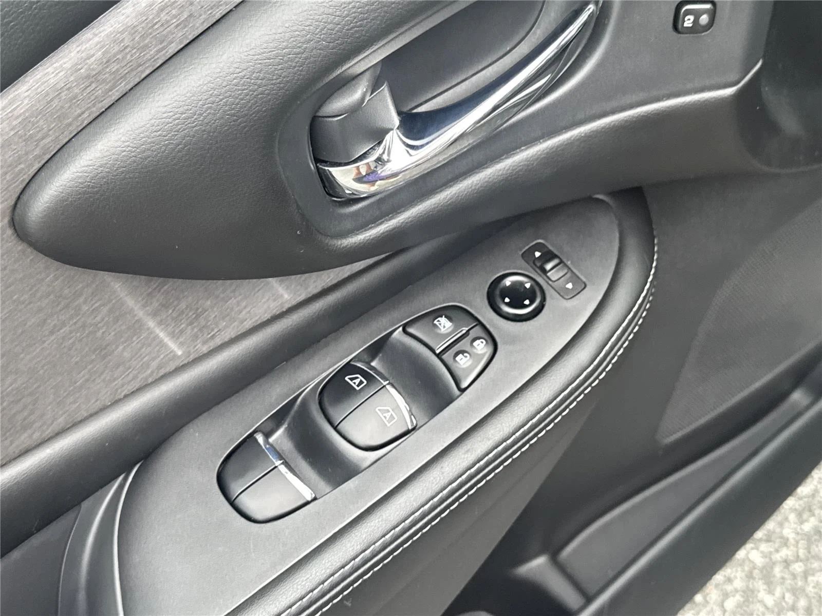 Used 2023 Gun Metallic Nissan SL image 19