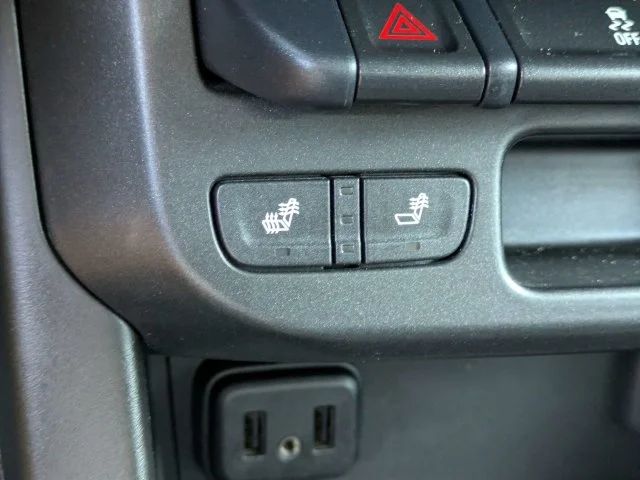 Used 2022 Gray GMC Elevation image 21